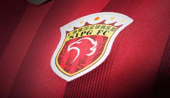 决战时刻梦游！康宁汉姆15中5得到17分7篮板7助攻（关键时刻低迷，康宁汉姆15投5中拿下17分7篮板7助攻）