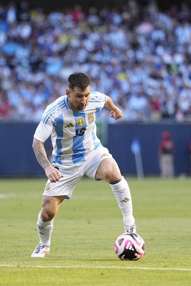 CBA赛场技术统计：广东队三分命中率领先,（CBA技术统计显示：广东队三分命中率居首）