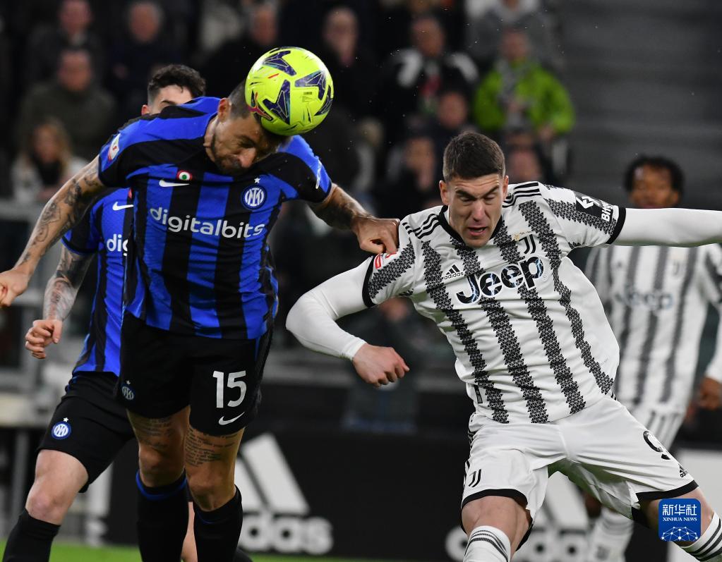 英媒：拜仁、尤文和巴黎有意免签科纳特，球员对各种选择持开放态度（英媒称拜仁、尤文、巴黎有意免签科纳特，球员对下家选择持开放态度）