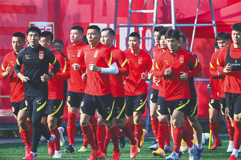 霍安：没人预料到梅西会回来，我希望他能来并和他一起踢球（霍安：没人想到梅西会回归，我盼他到来，与他并肩作战）