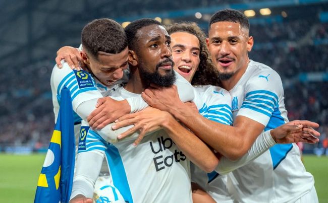 强强较量，巴黎vs拜仁是欧冠联赛阶段首次前两名球队直接交手（欧冠本阶段首次榜首之争：巴黎大战拜仁）