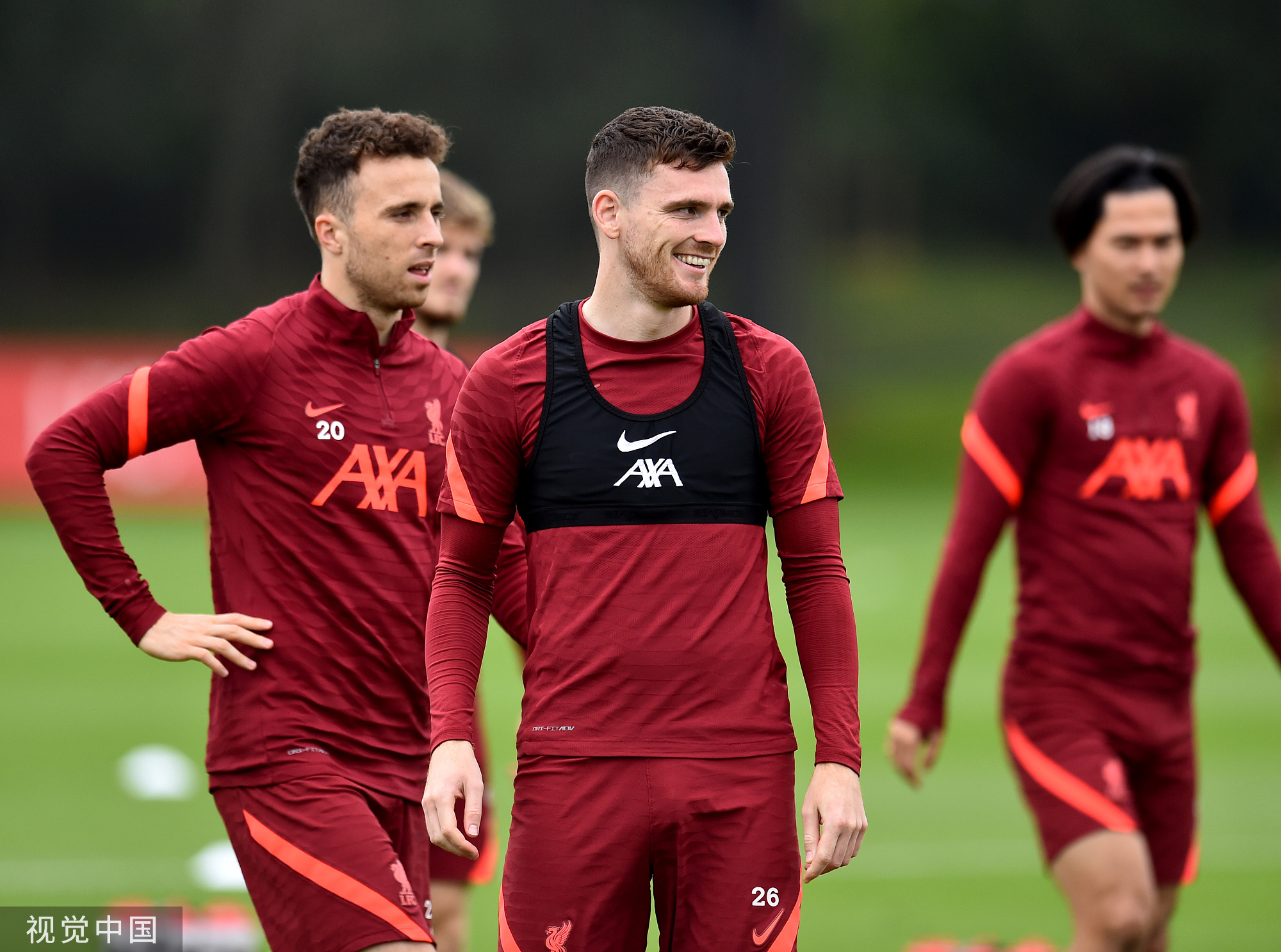 官方和三个媒体平台评选的2025中超最佳球员、教练、阵容对比（2025中超最佳球员、教练与阵容：官方与三大平台评选对比）