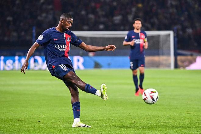 巴黎圣日耳曼内马尔帽子戏法（内马尔上演帽子戏法，助巴黎圣日耳曼取胜）