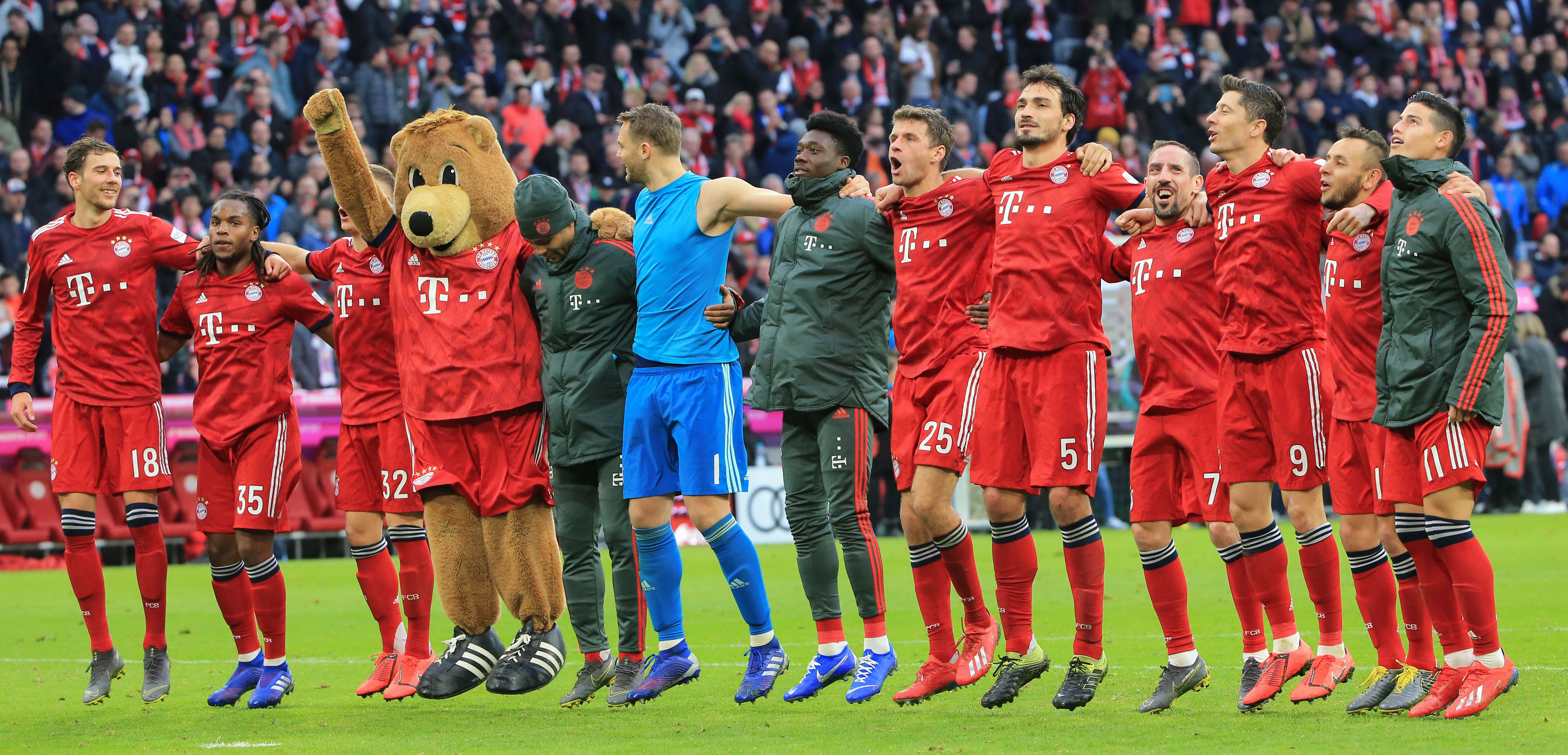 梅西开启“断联模式”：回老家过圣诞，为2026蓄力（梅西暂别喧嚣：回阿根廷过圣诞，蓄势备战2026）