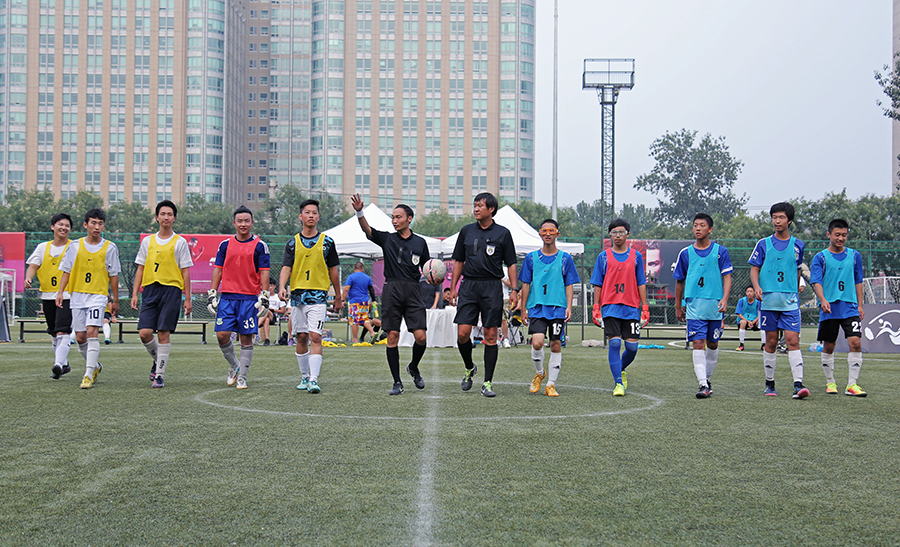 王励勤的妻子是她，曾为奥运会设计亲子装，难怪丈夫能够连连任职（她是王励勤的妻子，曾为奥运设计亲子装，难怪丈夫频频任职）