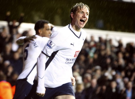 邮报：曼联球迷正计划针对个人座位许可制度发起抗议（邮报：曼联球迷酝酿就个人座位许可政策发起抗议）