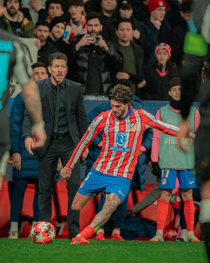 西甲多队角逐卡洛斯-马丁租借，马竞紧追资金回笼（西甲多队竞夺卡洛斯-马丁租借，马竞加紧推动资金回流）