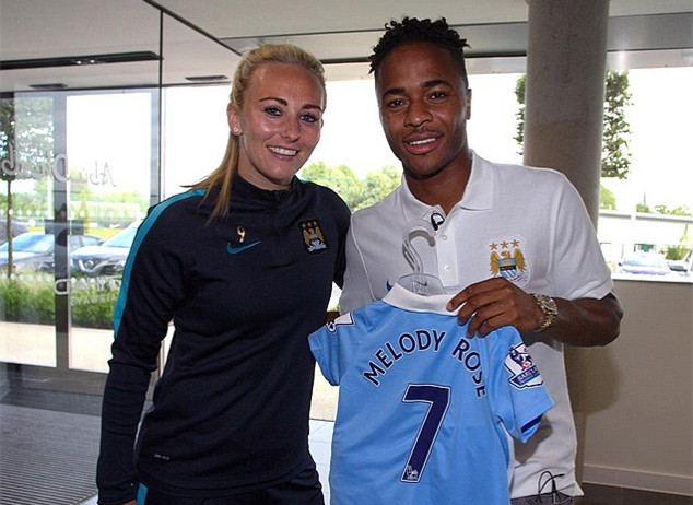 中超赛场争议判罚：VAR判罚引发热议,（中超赛场再起争议，VAR判定引发热议）