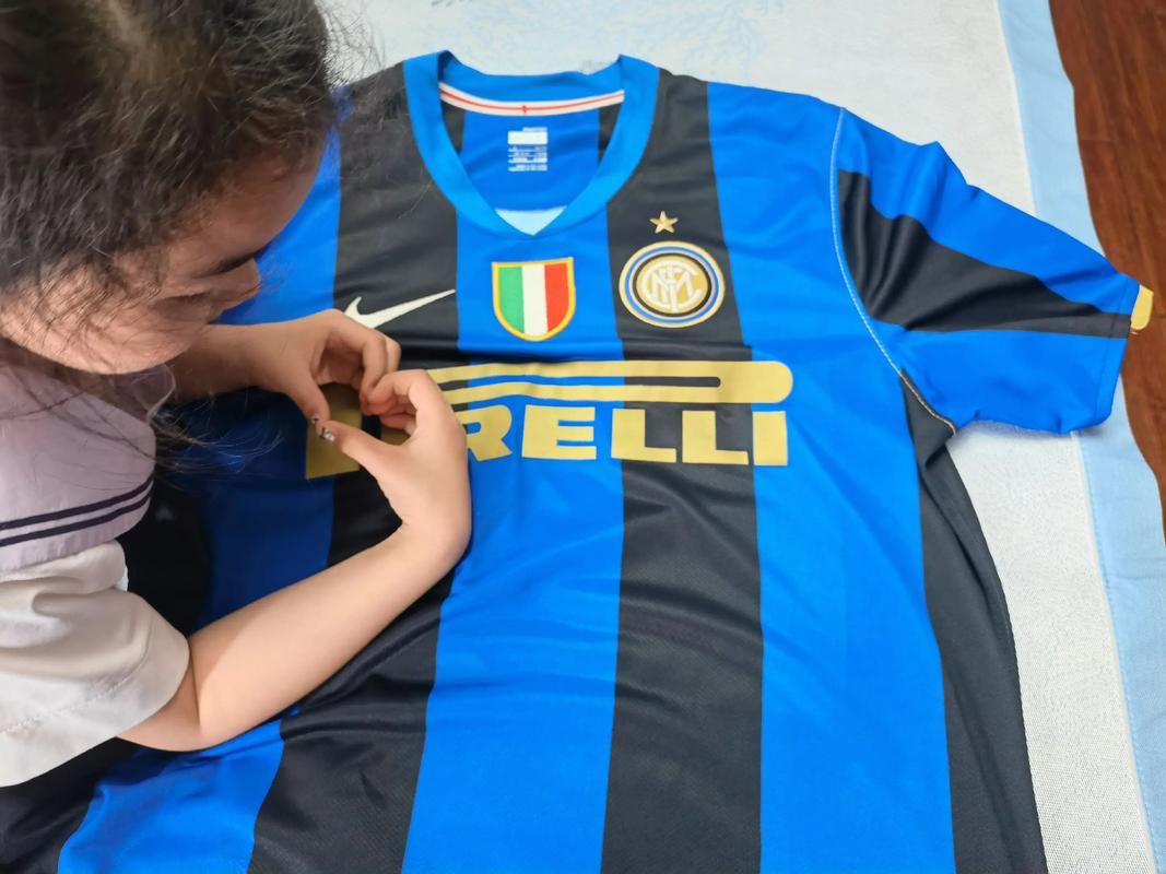 吉拉西多特生涯欧冠已打入15球，队史仅次于罗伊斯和莱万（吉拉西欧冠为多特打入第15球，队史仅逊罗伊斯与莱万）